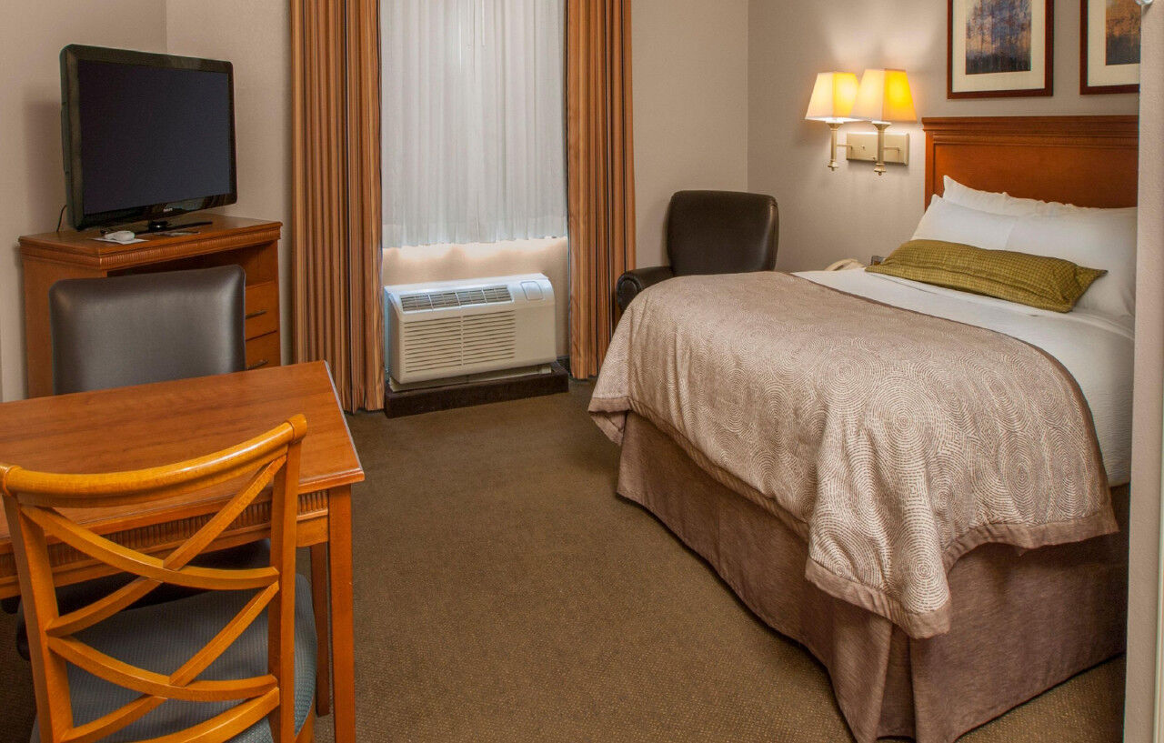 Candlewood Buffalo By Ihg Hotel Amherst